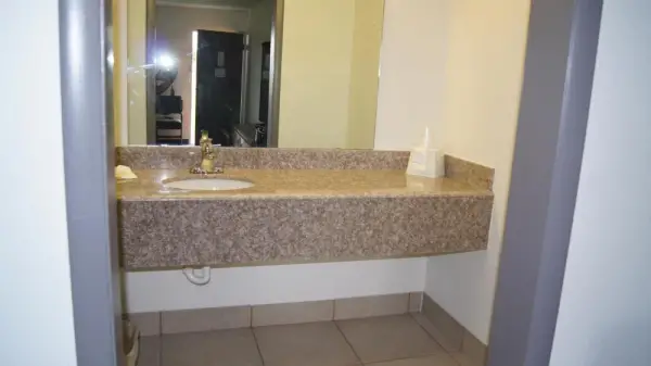 Executive Inn 6